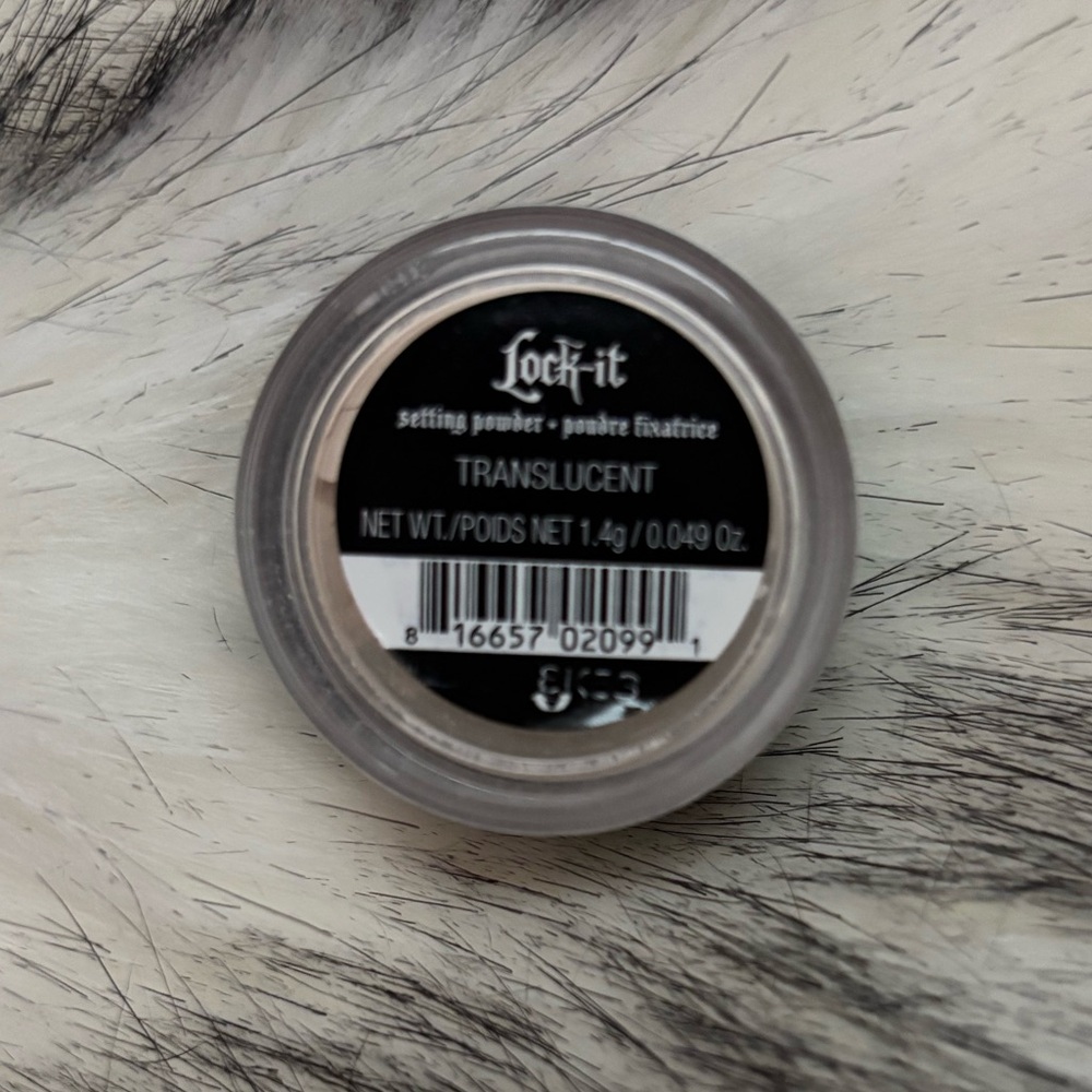 KVD | Lock-It Setting Powder Translucent - Picture 3 of 4